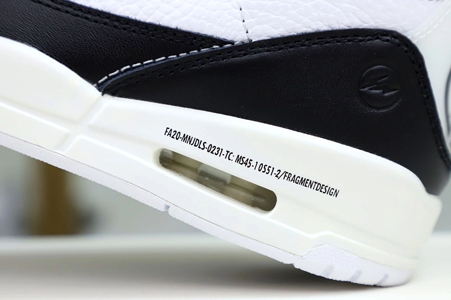 AIR 3 DESIGN RETRO 'WHITE' JORDAN X FRAGMENT SP 1227